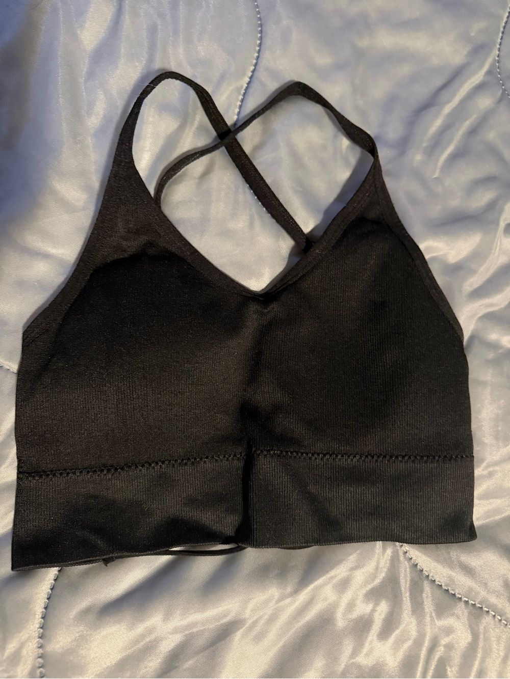 Black Seamless Cross-Back Sports Bralette